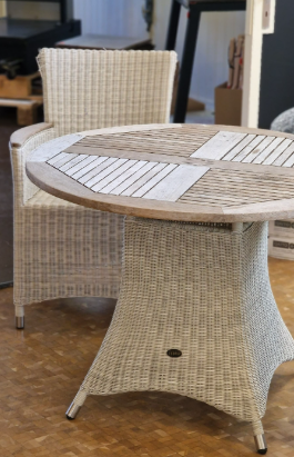 Gartenmöbel Zebra, gebraucht -3er-Set 2 Stühle, 1 Tisch- (kein Versand - siehe unten) Gartenmöbel Zebra, gebraucht -3er-Set 2 Stühle, 1 Tisch- (kein Versand - siehe unten)