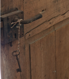 Holztüre alt (Nur Abholung möglich) Holztüre alt (Nur Abholung möglich)