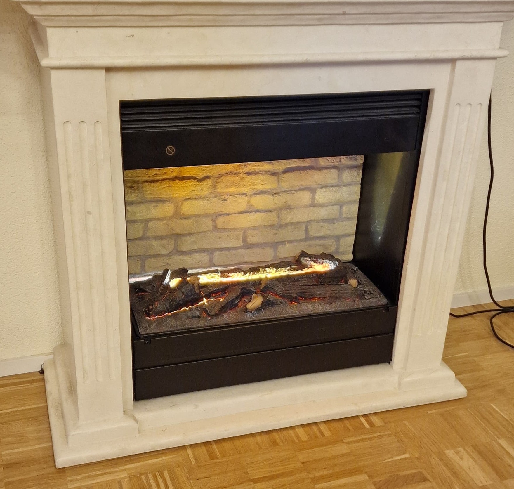Effektfeuer mit weissen Rahmen (kein Versand - siehe unten)