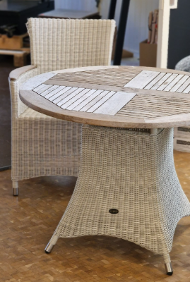 Gartenmöbel Zebra, gebraucht -3er-Set 2 Stühle, 1 Tisch- (kein Versand - siehe unten) Gartenmöbel Zebra, gebraucht -3er-Set 2 Stühle, 1 Tisch- (kein Versand - siehe unten)