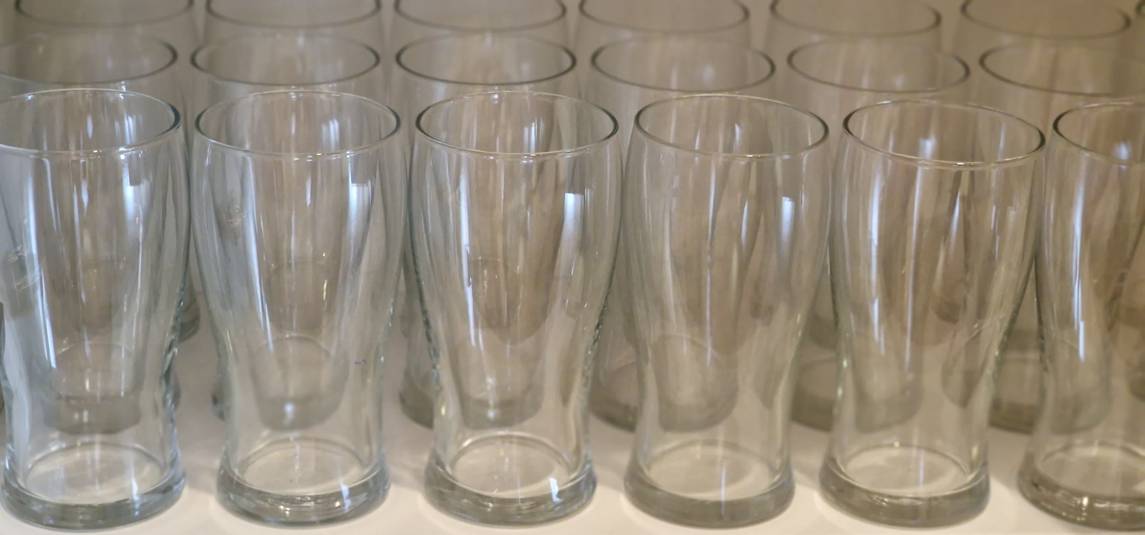 30 Stk. Biergläser, Komplettset (kein Versand - siehe unten) 